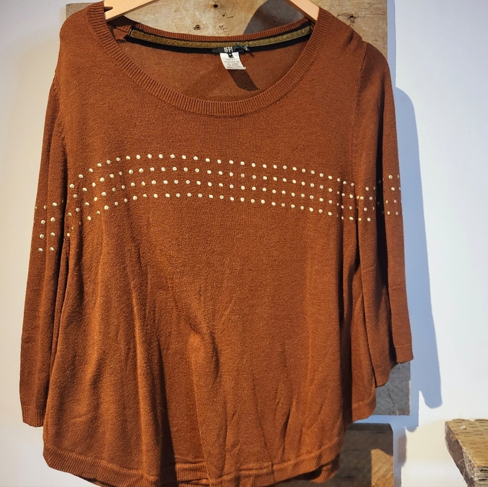 D.E.P.T Caramel Knit Top with White Accents & Attach Sleeve